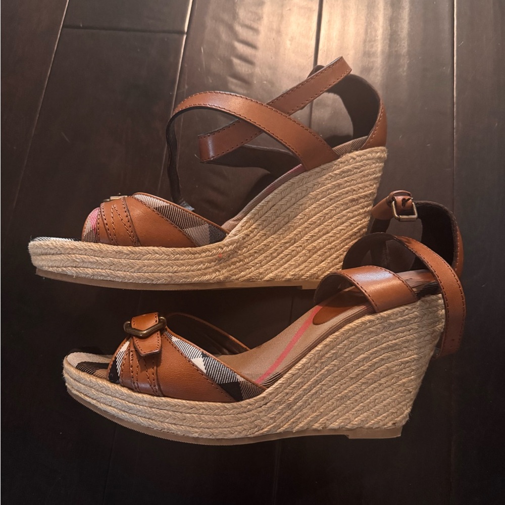 Burberry Women's Tan and Black Check Sandals - Picture 6 of 6